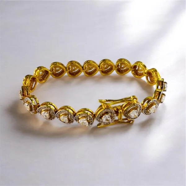 Gold-Plated_Diamond_Studded_Heart-Shaped_Link_Bracelet_For_Women_For_Women