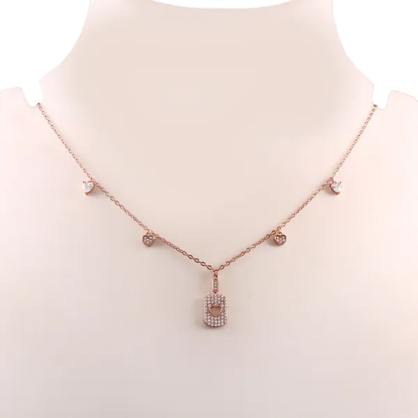 Elegant_Silver_Toned_Pendant_Necklace_With_Delicate_Chain_For_Women