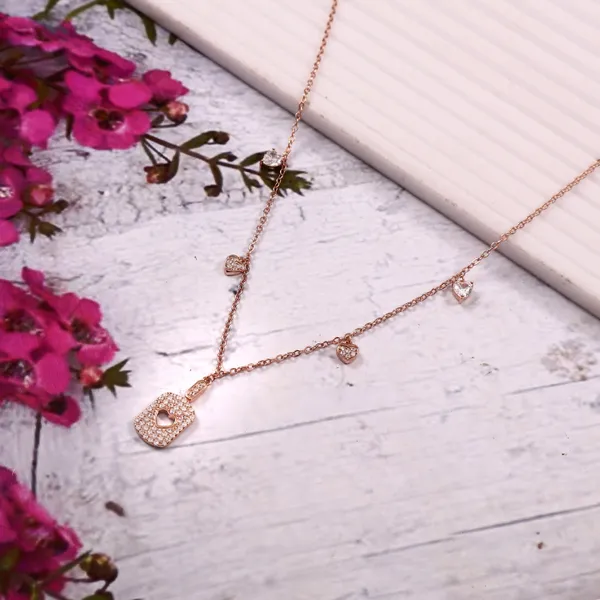 Elegant_Silver_Toned_Pendant_Necklace_With_Delicate_Chain_For_Women