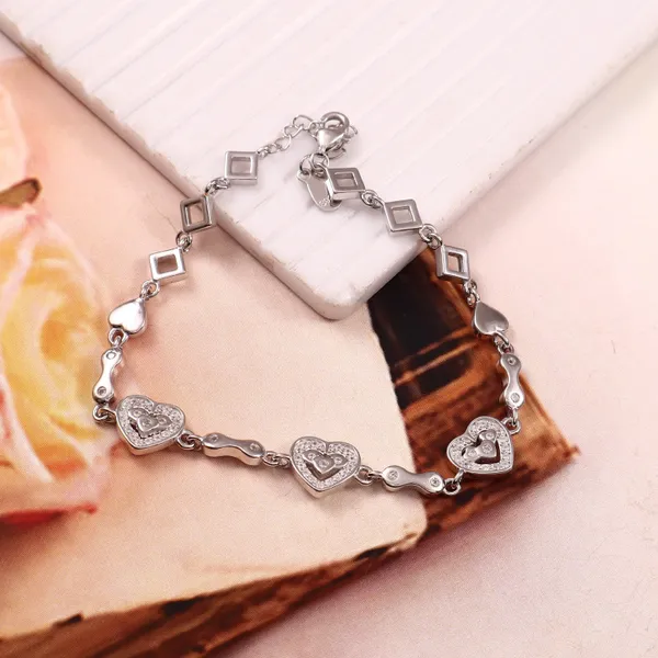 Elegant_Heart_And_Diamond_Link_Bracelet_For_Women_For_Women