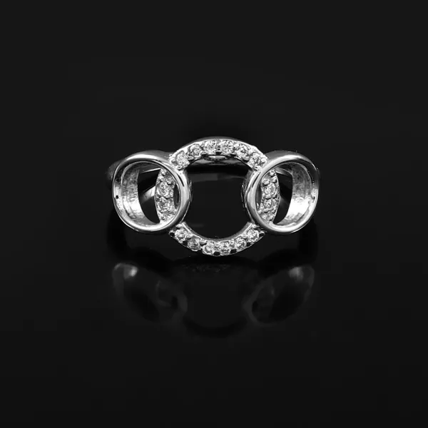 Silver_Tone_Interlocking_Ring_For_Women