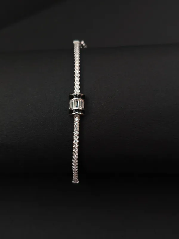 EMARALD_EDGE_LUXE_BRACELETE