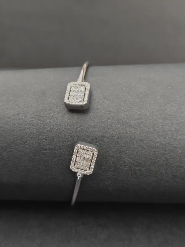 SQUARE_SPARK_ELEGANCE_BRACELETE