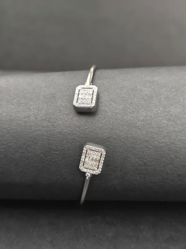 SQUARE_SPARK_ELEGANCE_BRACELETE
