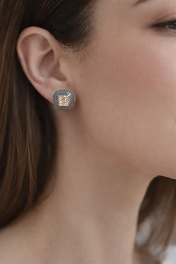 Elegant_Square_Stud_Earrings_with_Rose_Gold_Crystal_Detailing