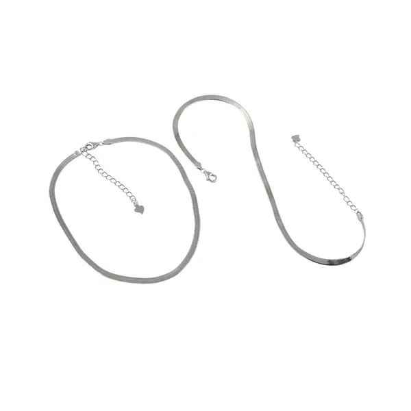 Silver_Anklet_Polish_Sleek_Design