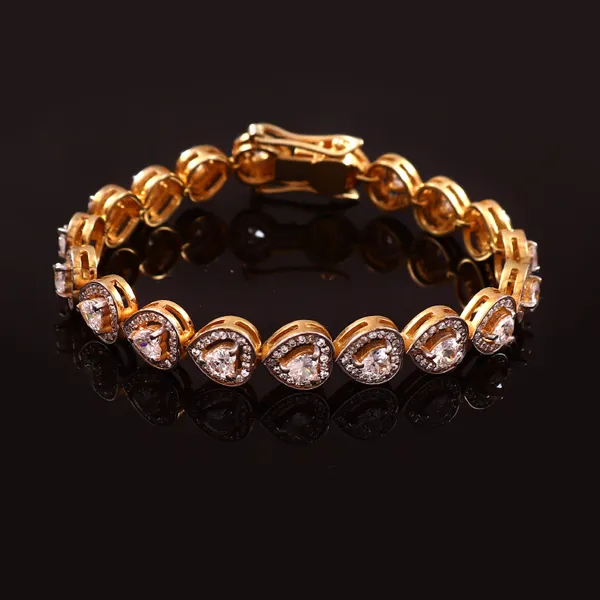 Gold-Plated_Diamond_Studded_Heart-Shaped_Link_Bracelet_For_Women_For_Women