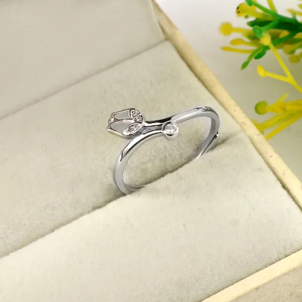 White_Rose_Ring