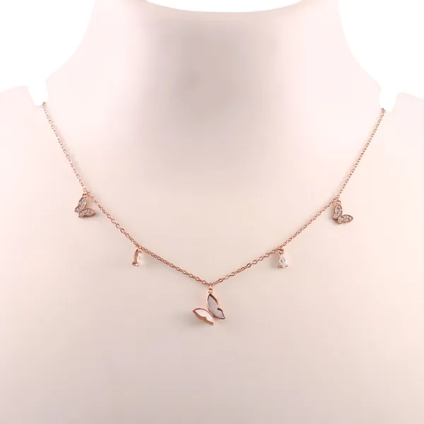 Elegant_Butterfly_Chain_Necklace_With_Display_Stand_For_Women