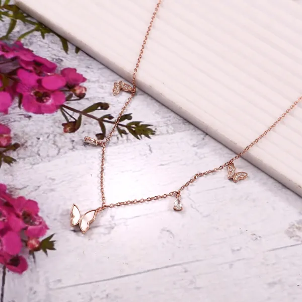 Elegant_Butterfly_Chain_Necklace_With_Display_Stand_For_Women