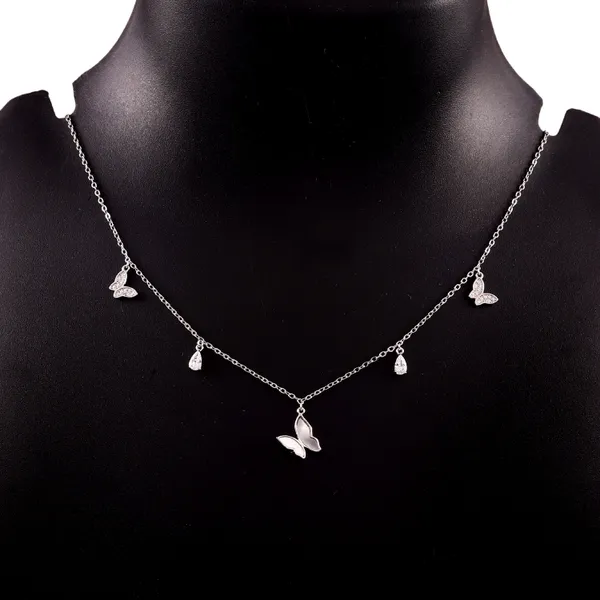Elegant_Butterfly_Chain_Necklace_With_Display_Stand_For_Women