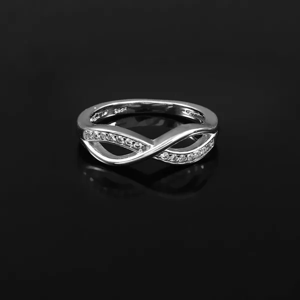 Elegant_Twisted_Crystal_Ring_For_Women