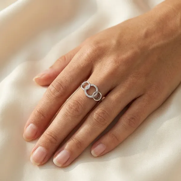Silver_Tone_Interlocking_Ring_For_Women