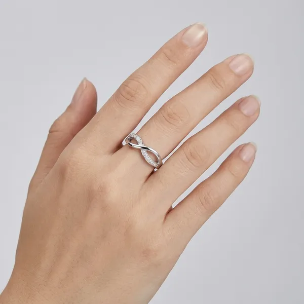 Elegant_Twisted_Crystal_Ring_For_Women
