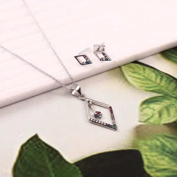 Multicolor_Crystal_Diamond_Shaped_Pendant_Necklace_And_Earrings_Set_For_Women