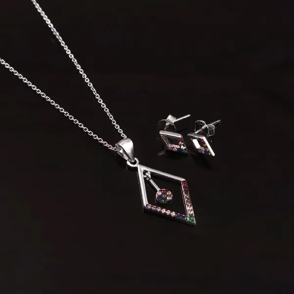 Multicolor_Crystal_Diamond_Shaped_Pendant_Necklace_And_Earrings_Set_For_Women