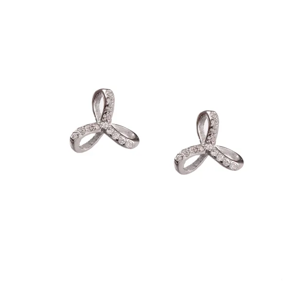 Elegant_White_Butterfly_Stud_Earrings_For_Women
