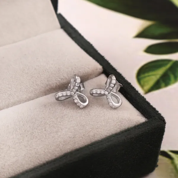 Elegant_White_Butterfly_Stud_Earrings_For_Women