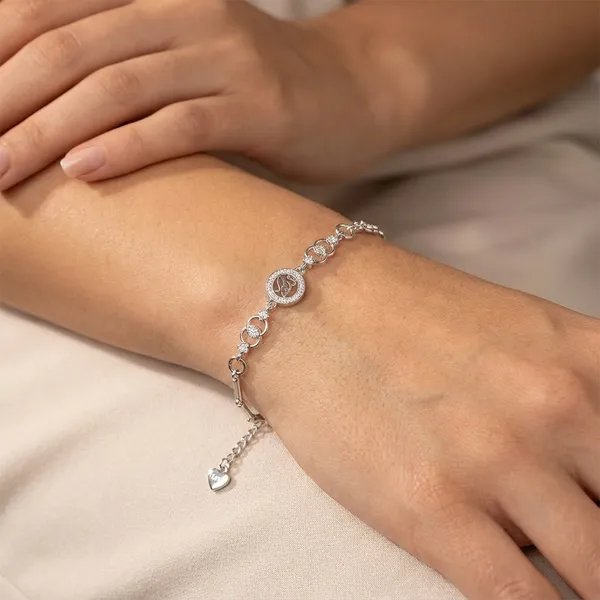 Elegant_Silver_Toned_Chain_Bracelet_With_Crystal_Embellishments_For_Women