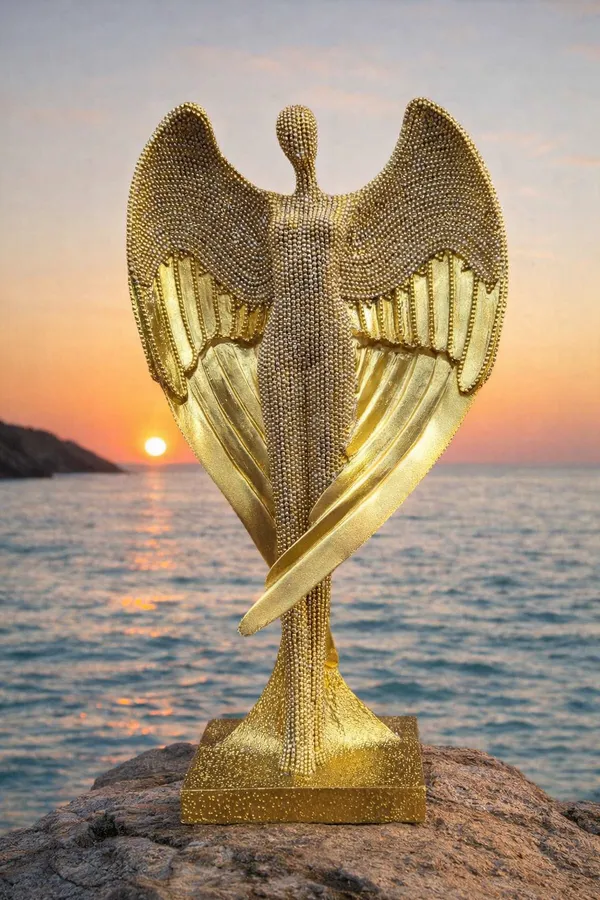 Gold_Resin_Home_Figurine