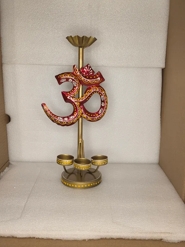 Om_Tealight_Candle_Holder