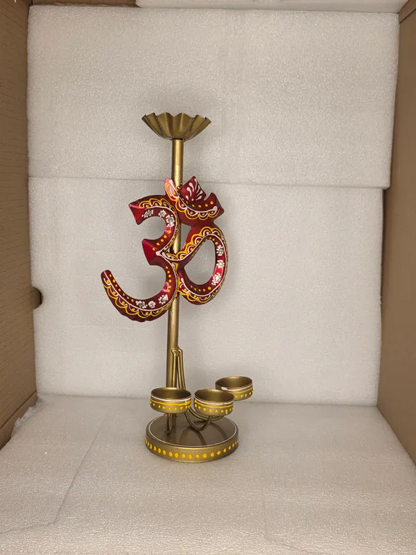 Om_Tealight_Candle_Holder
