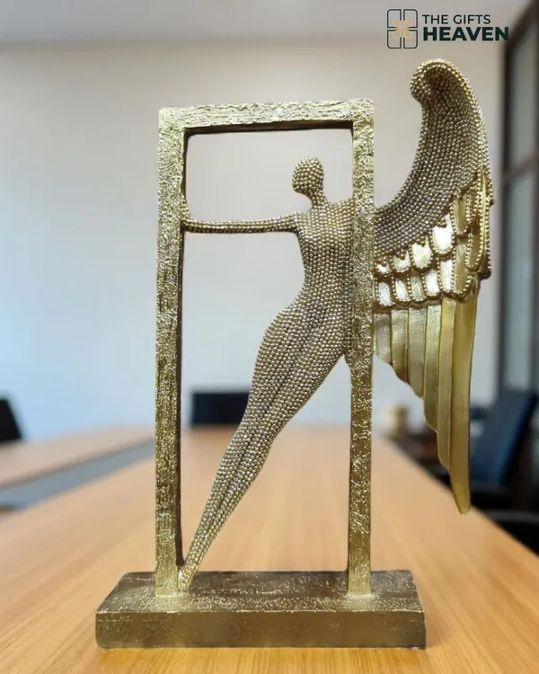 Gold_Resin_Home_Figurine