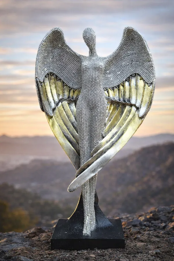 Silver_Resin_Home_Figurine