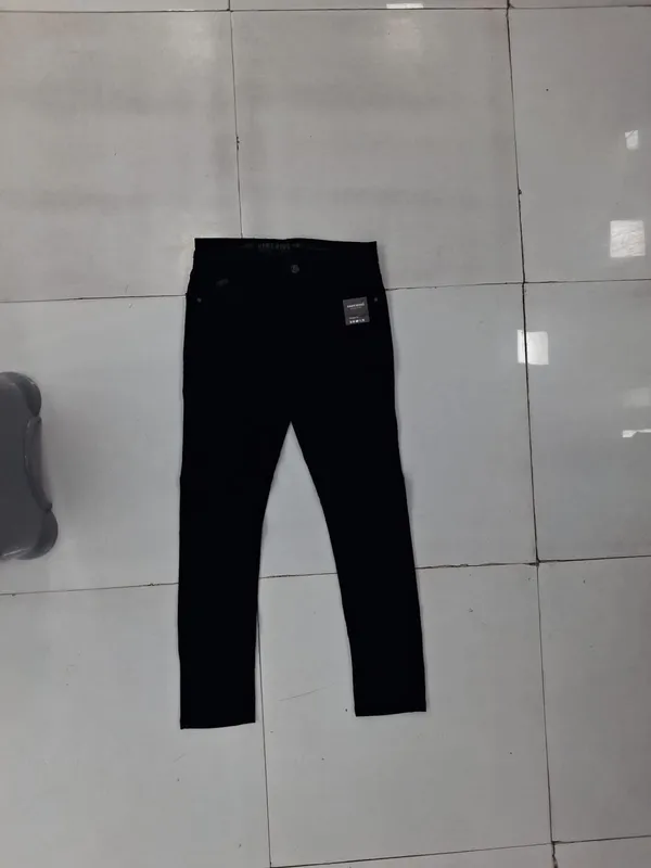 Black_Cotton_Solid_Denim_Jeans_For_Men