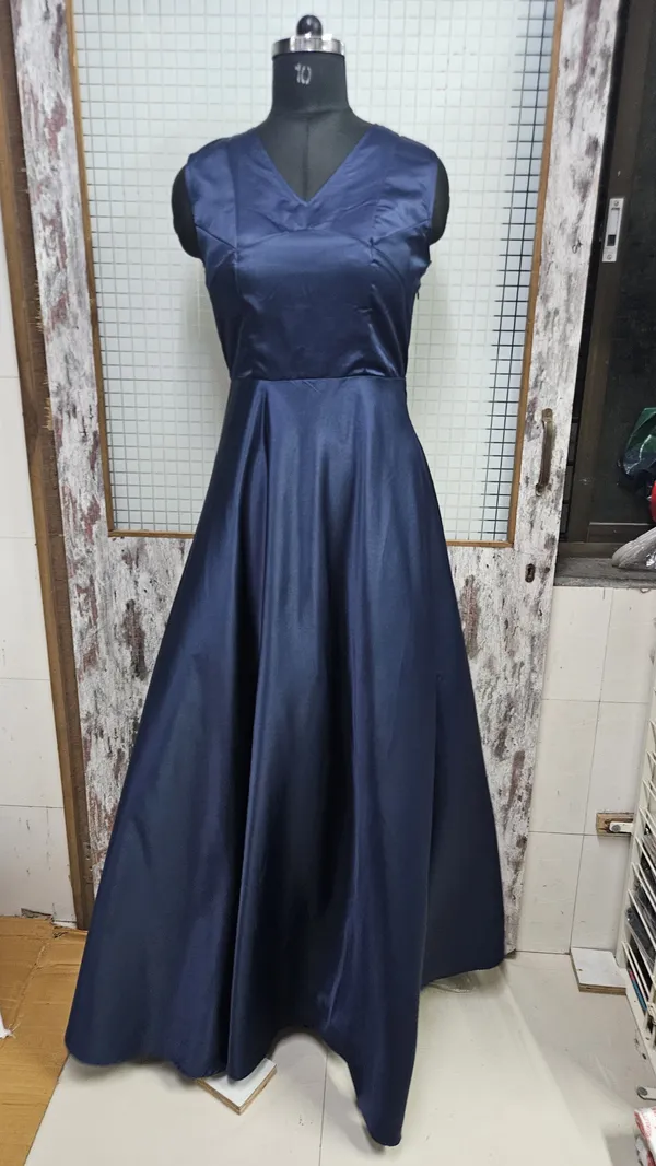 Elegant_Satin_Navy_Blue_Sleeveless_Party_Dress_With_V-Neck