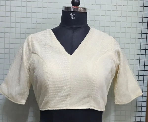 Net_Off-White_Short_Sleeve_Crop_Top_With_V-Neck_Blouse