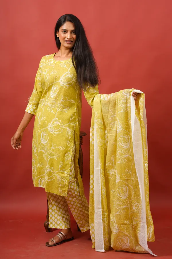 Women_Cotton_Kurta_And_Trouser_With_Dupatta_Set_Elegant_Party_And_Festive_Wear_For_Women
