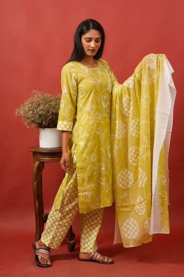 Women_Cotton_Kurta_And_Trouser_With_Dupatta_Set_Elegant_Party_And_Festive_Wear_For_Women
