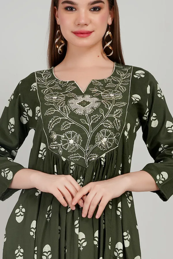 Women_Cotton_Kurta_And_Trouser_With_Dupatta_Set_Elegant_Party_And_Festive_Wear
