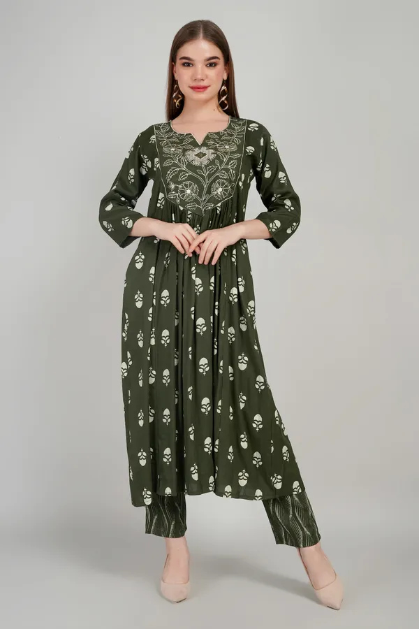 Women_Cotton_Kurta_And_Trouser_With_Dupatta_Set_Elegant_Party_And_Festive_Wear