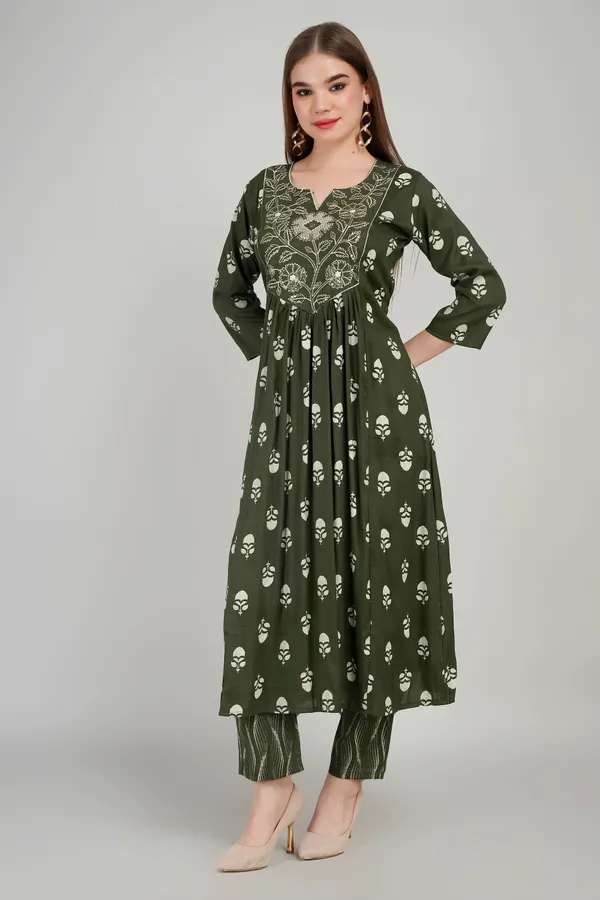 Women_Cotton_Kurta_And_Trouser_With_Dupatta_Set_Elegant_Party_And_Festive_Wear