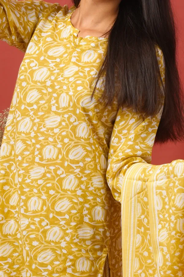 Women_Cotton_Kurta_And_Trouser_With_Dupatta_Set_Elegant_Party_And_Festive_Wear_For_Women