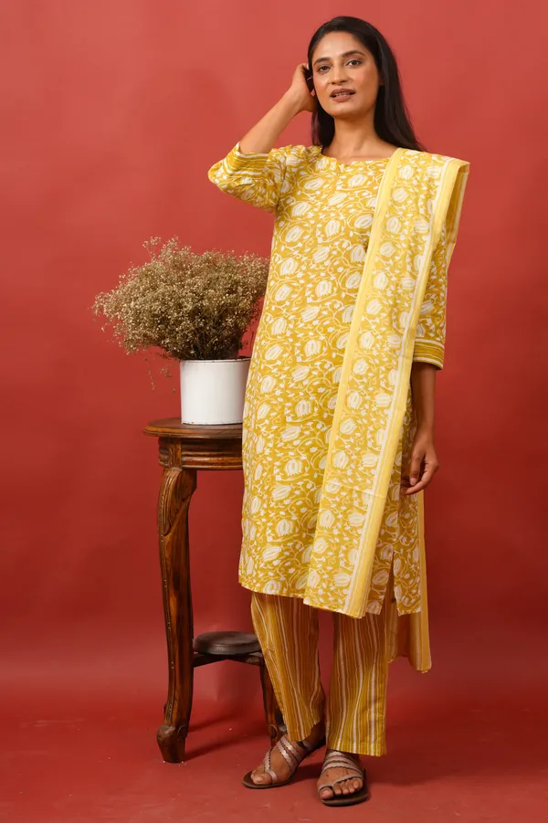 Women_Cotton_Kurta_And_Trouser_With_Dupatta_Set_Elegant_Party_And_Festive_Wear_For_Women