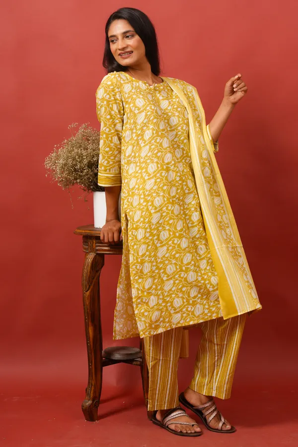 Women_Cotton_Kurta_And_Trouser_With_Dupatta_Set_Elegant_Party_And_Festive_Wear_For_Women