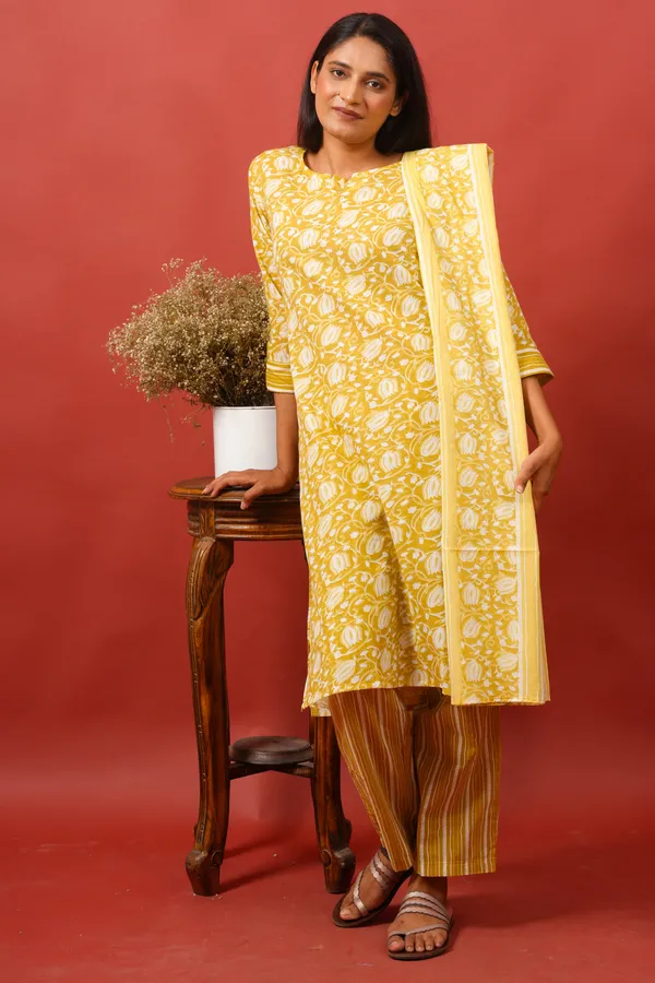 Women_Cotton_Kurta_And_Trouser_With_Dupatta_Set_Elegant_Party_And_Festive_Wear_For_Women