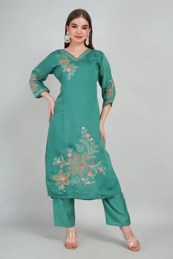 Green_Women_Mul_Chanderi_Kurta_With_Trousers_And_Dupatta_Set_Party_And_Festive_Wear