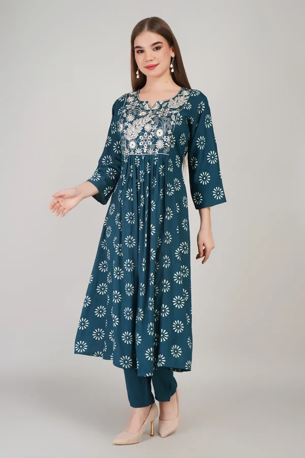 Women_Cotton_Kurta_And_Trouser_With_Dupatta_Set_Elegant_Party_And_Festive_Wear