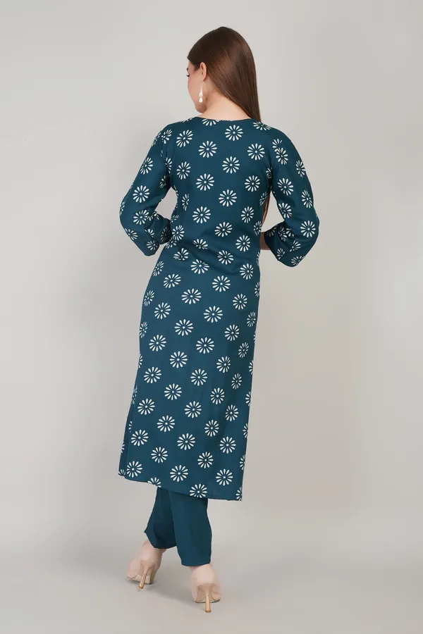 Women_Cotton_Kurta_And_Trouser_With_Dupatta_Set_Elegant_Party_And_Festive_Wear