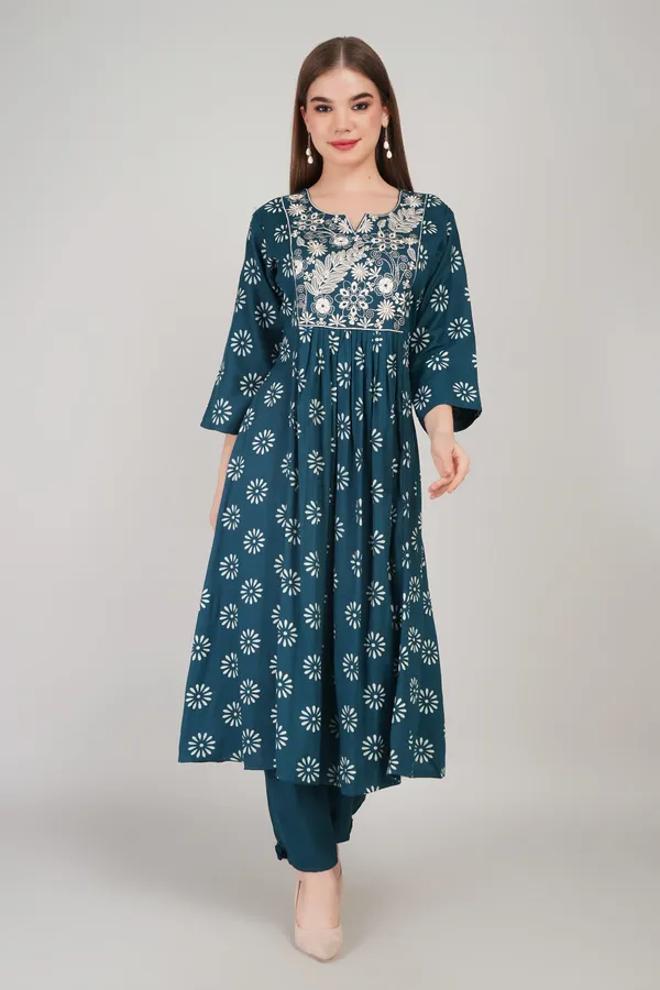 Women_Cotton_Kurta_And_Trouser_With_Dupatta_Set_Elegant_Party_And_Festive_Wear