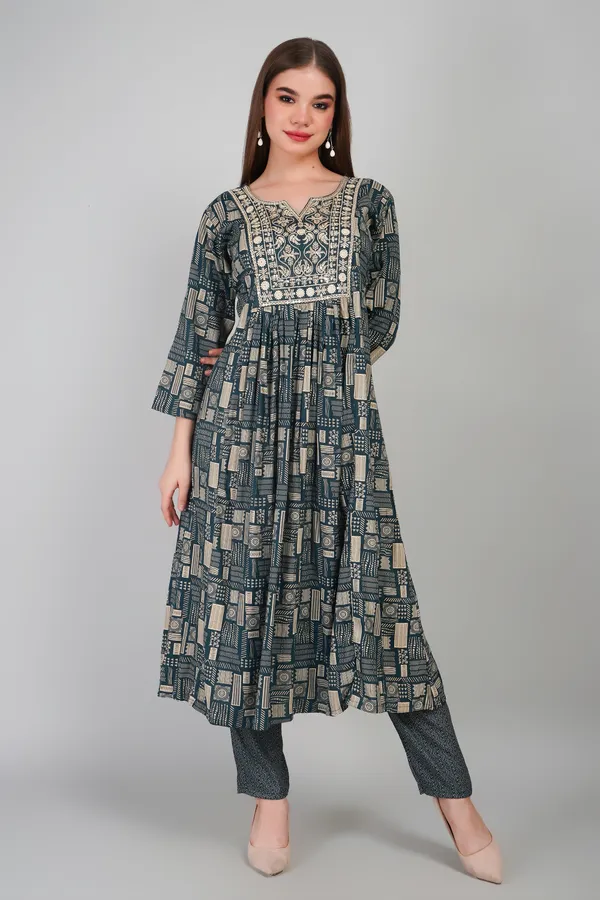 Women_Cotton_Kurta_And_Trouser_With_Dupatta_Set_Elegant_Party_And_Festive_Wear