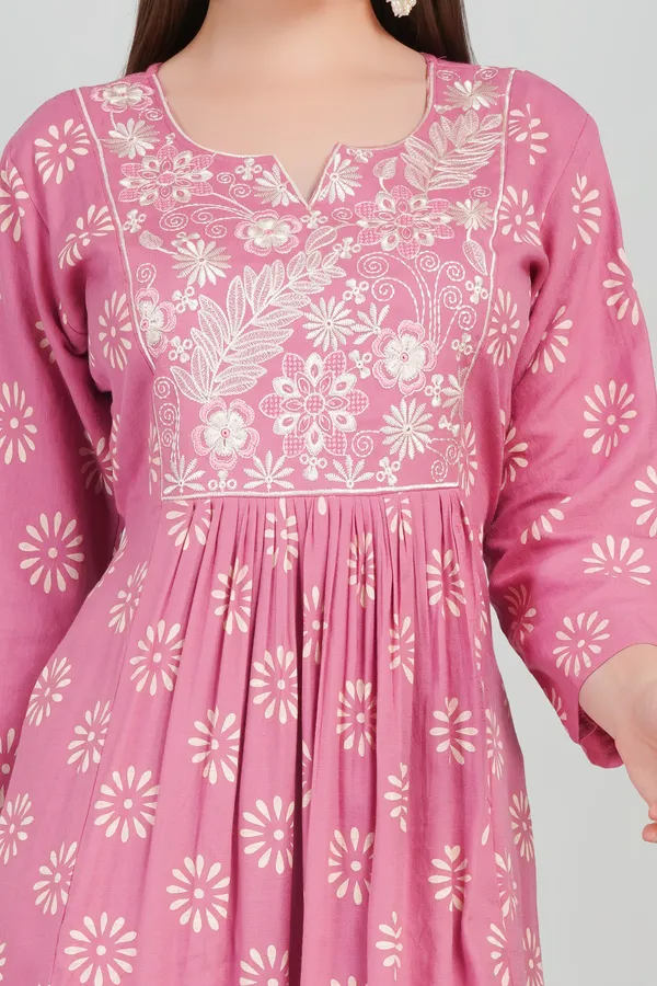 Women_Cotton_Kurta_And_Trouser_With_Dupatta_Set_Elegant_Party_And_Festive_Wear