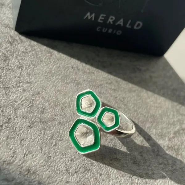 Premium_And_Fancy_Design_Brass_Illusion_Ring_Green