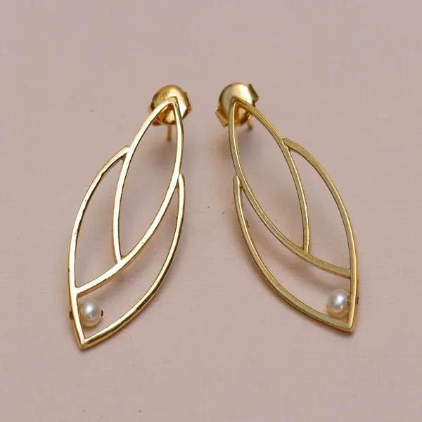 Premium_And_Fancy_Design_Brass_Dew_On_Leaf_Earring