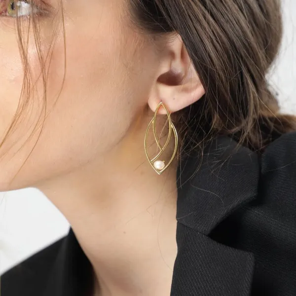 Premium_And_Fancy_Design_Brass_Dew_On_Leaf_Earring