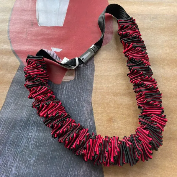 Premium_And_Fancy_Design_Brass_Thread_Necklace_Red_And_Black